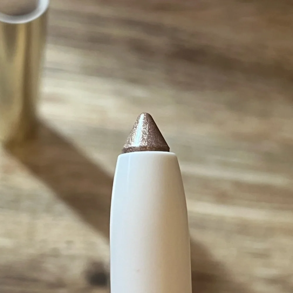 RARE BEAUTY ALL OF THE ABOVE WEIGHTLESS EYESHADOW STICK - INTEGRITY